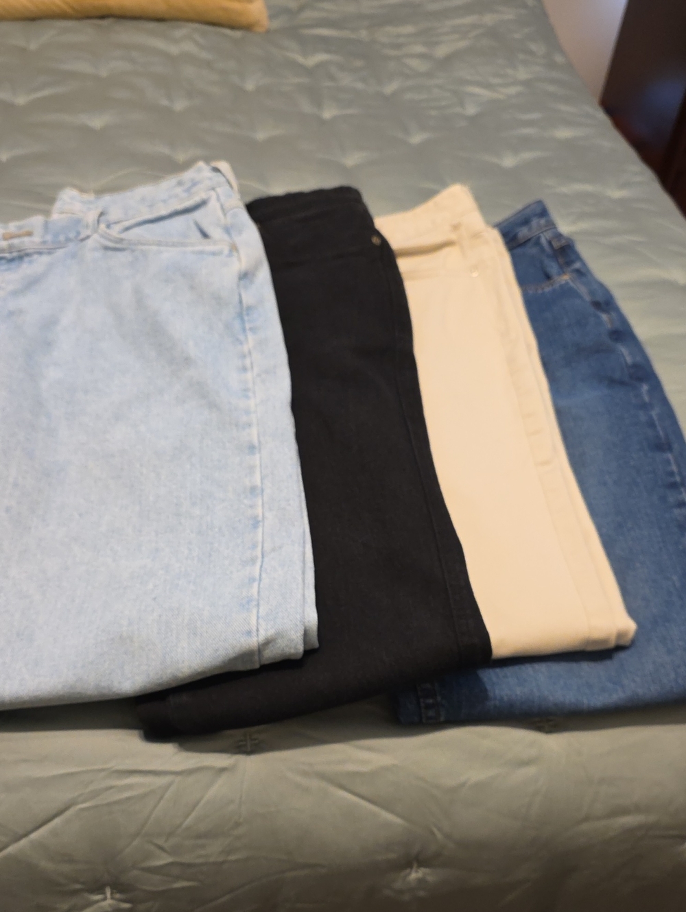 4 Pair Women’s Jeans -$21 Light Wash, Black, Cream, and Blue Pack